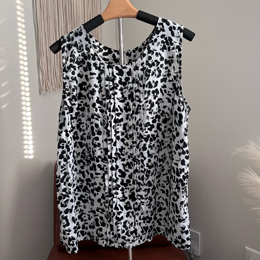 Merona Women’s Blouse – Black & White Animal Print xxl